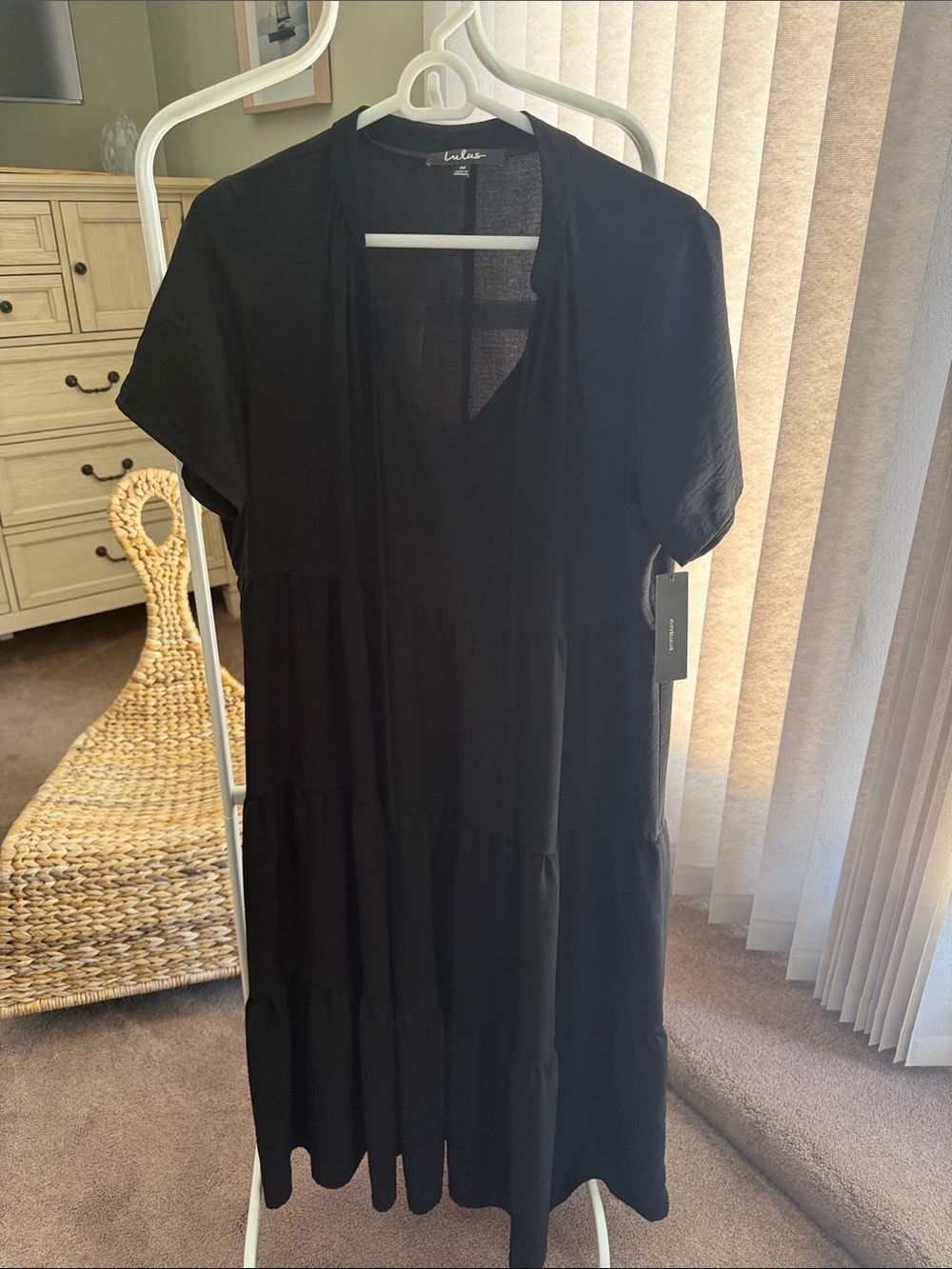 Lulu's Black V-Neck Tiered Midi Dress